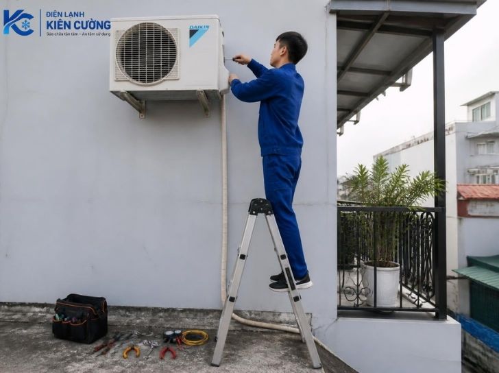 Sửa chữa điều hoà Daikin tại nhà nhanh chóng 